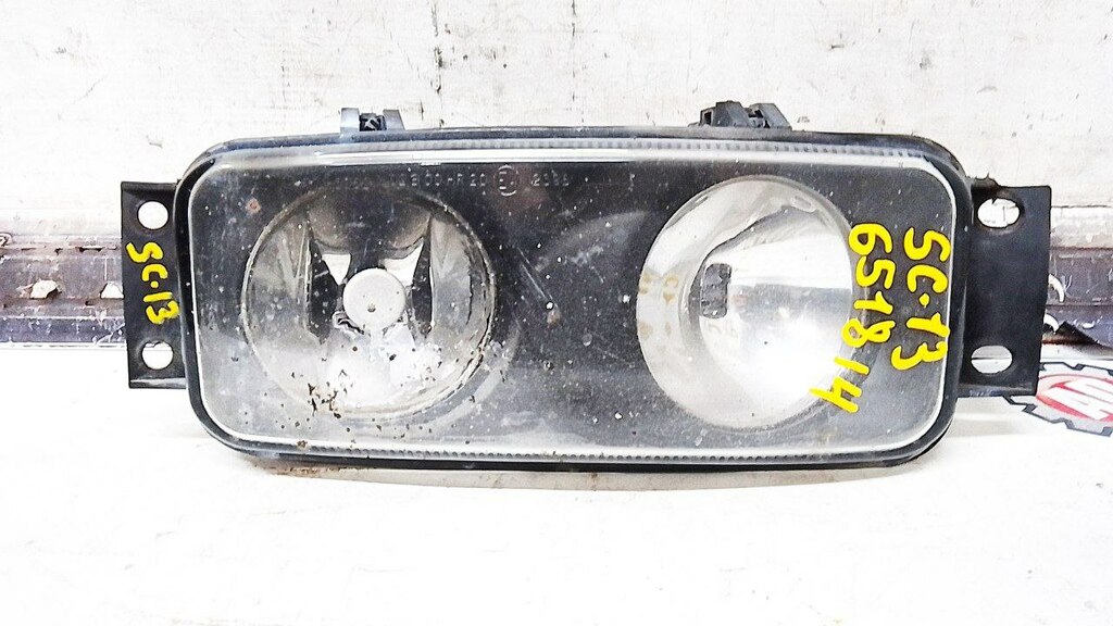 Противотуманка прав. б/у 