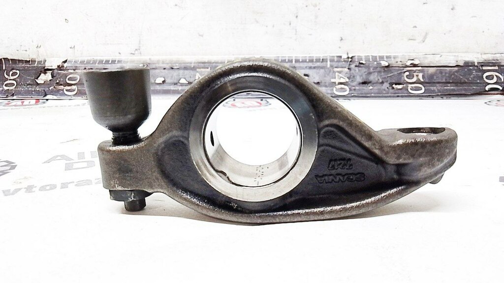 Рокер форсунки б/у