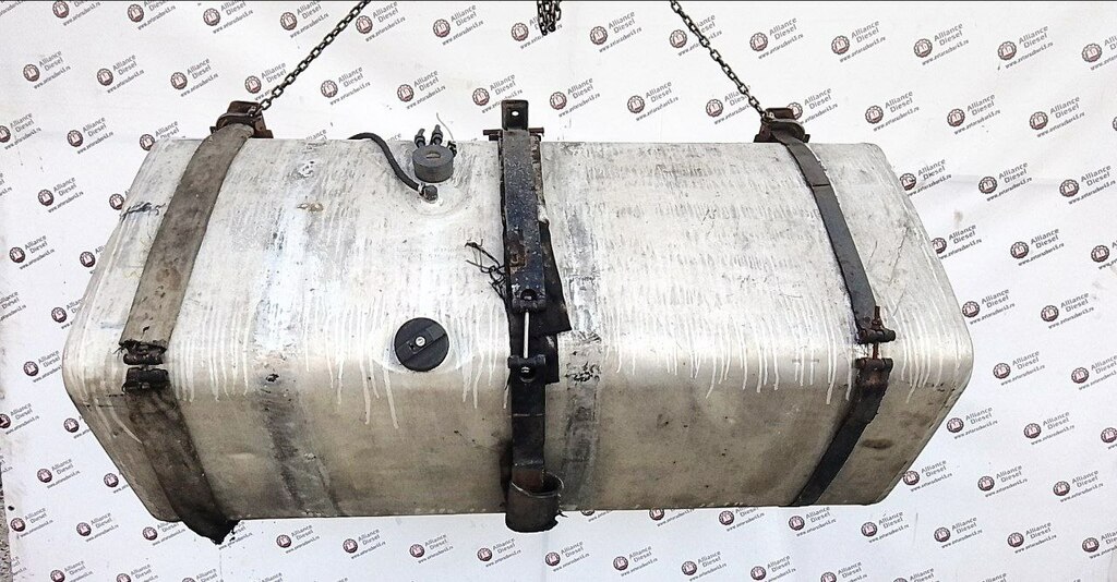 Топливный бак, квадратный, 700 л. 165*70*65. б/у