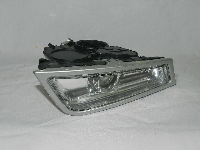 Фара противотуманная  лев. одна линза  нов. 