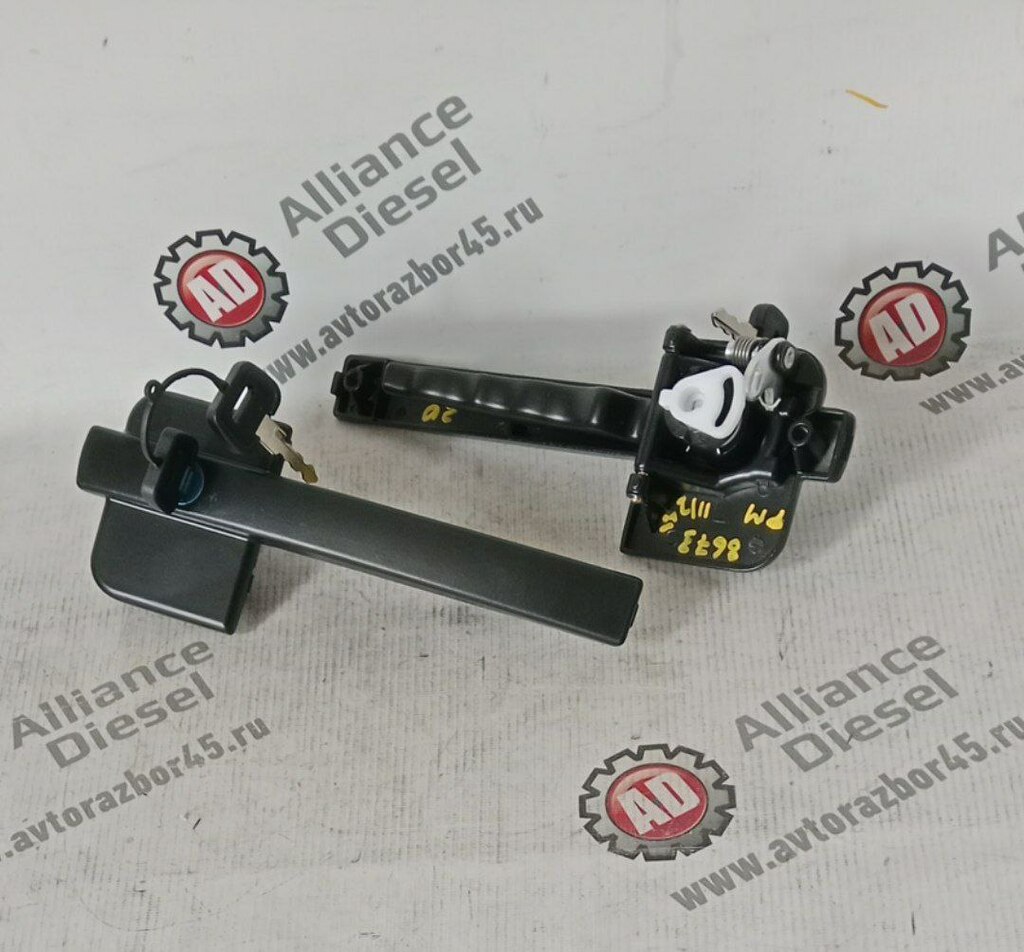 Ручка двери наружн. лев. нов. 