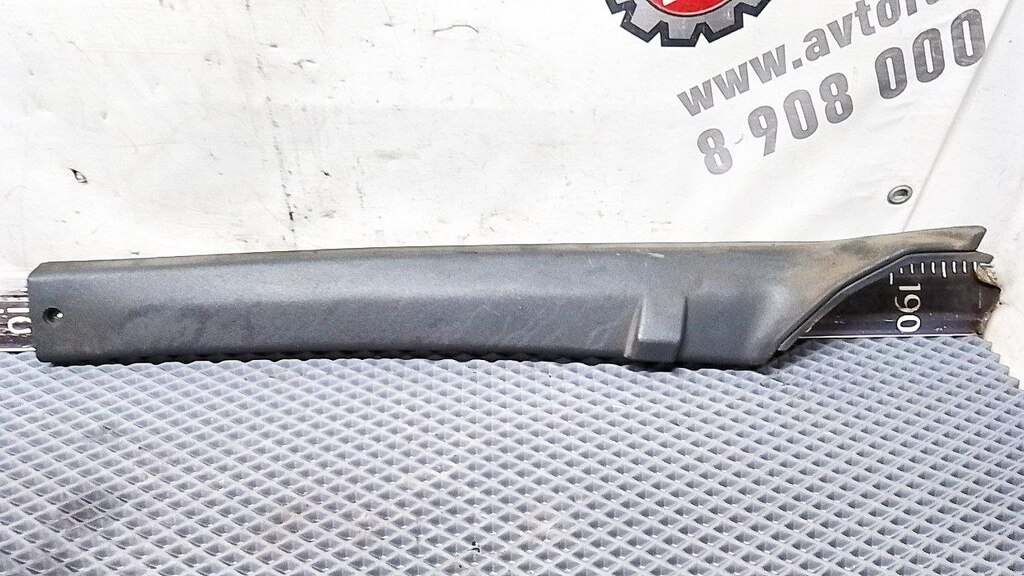 Накладка стойки внутренняя левая б/у