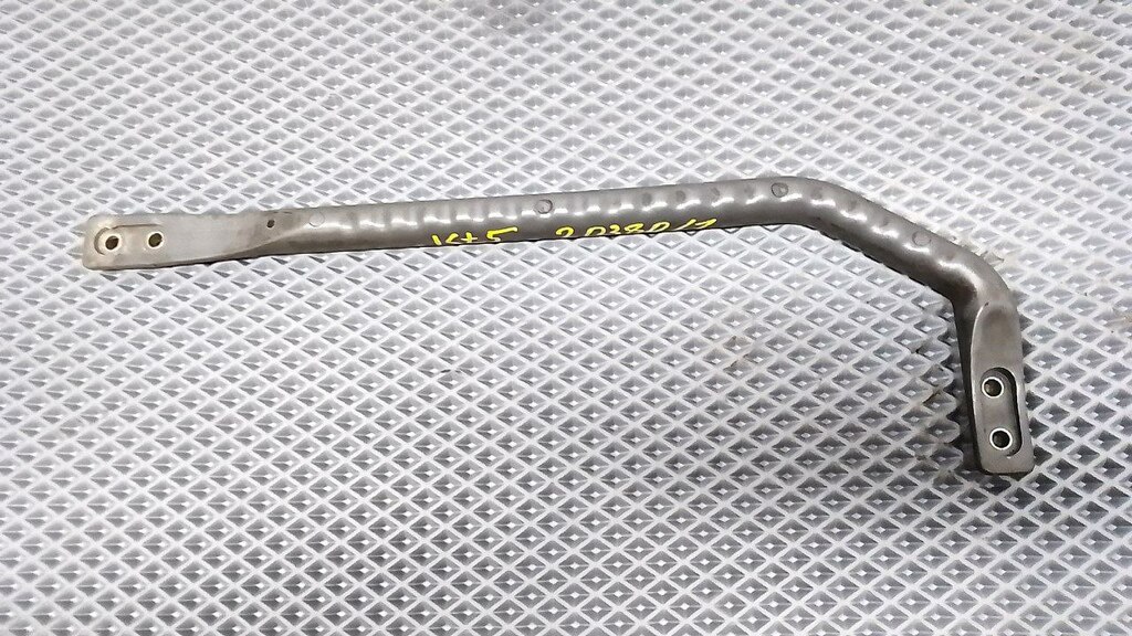 Поручень двери левый б/у