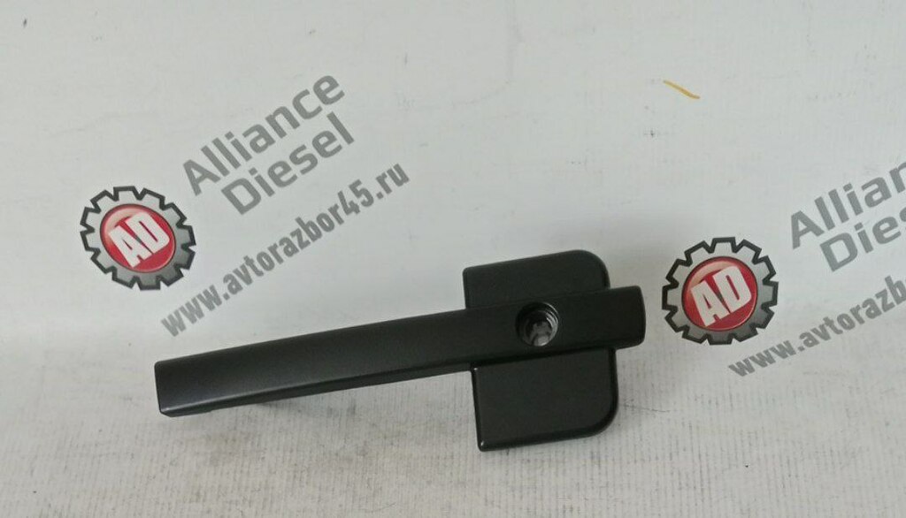 Ручка двери наружн. прав. нов. 