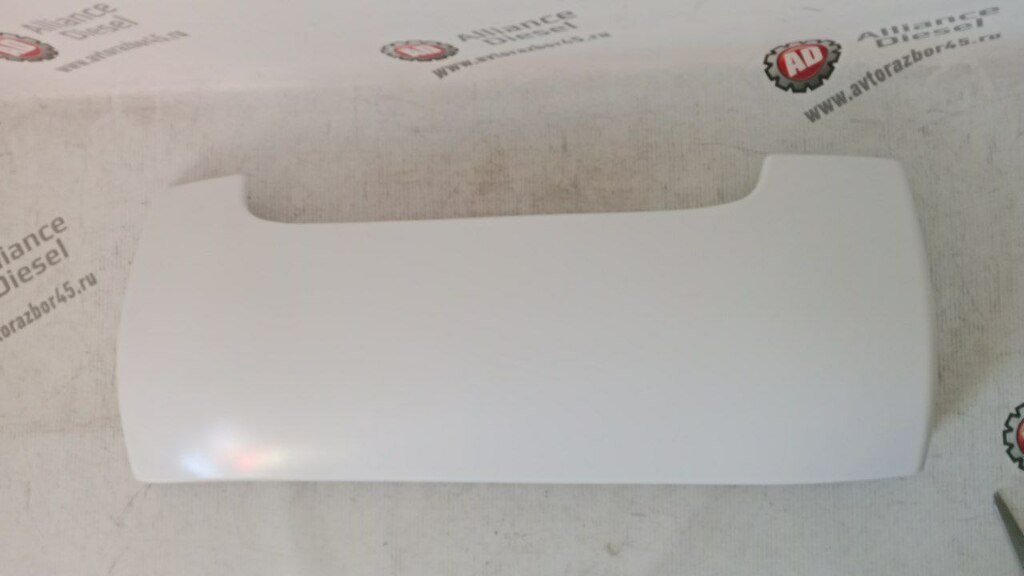 Угол кабины ( дефлектор ) наружный правый  нов. 