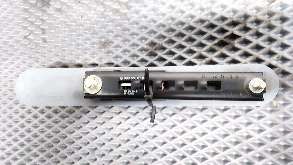 Механизм регулировки ремня безопасности б/у