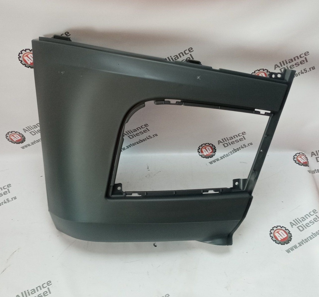 Угол бампера облицовка фары накладка  наружн. прав. нов. 