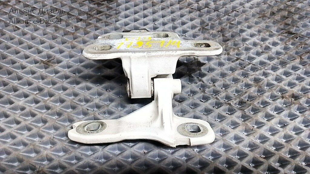 Петля двери верхн./нижн. правая б/у