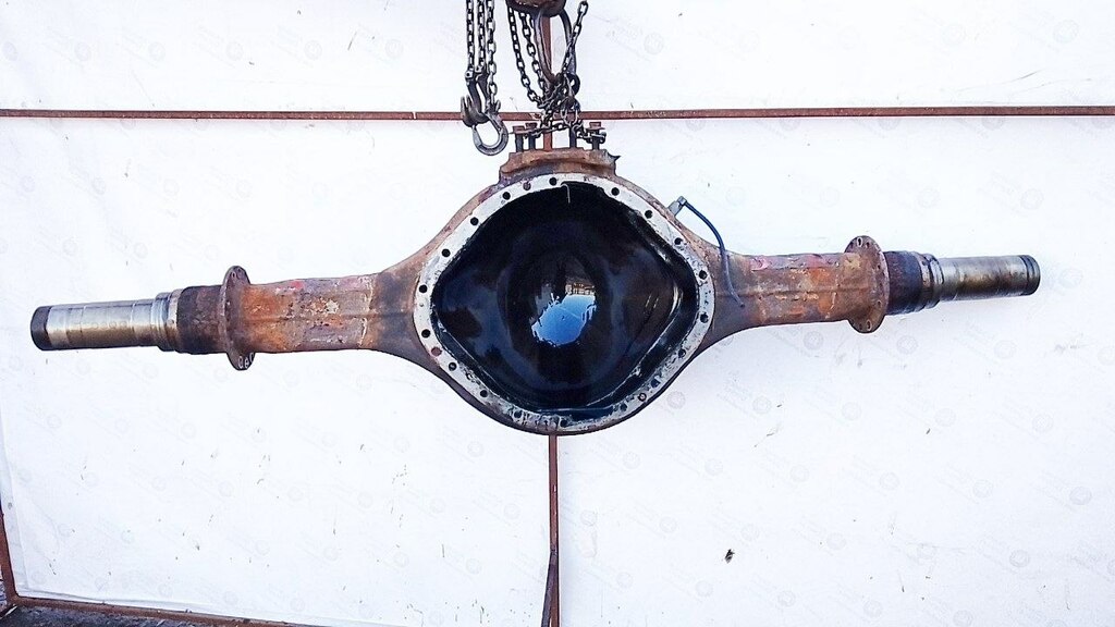 Чулок заднего моста б/у